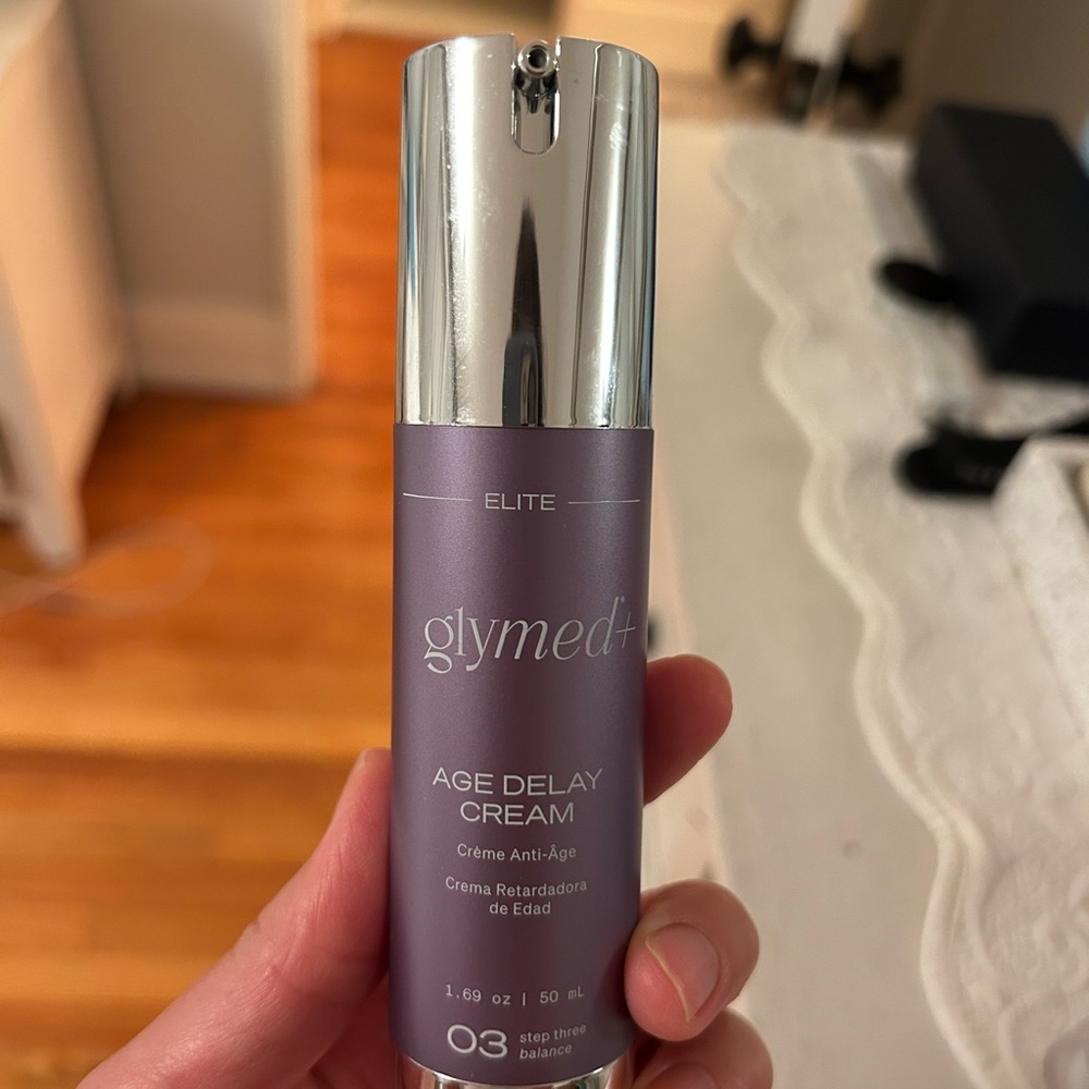 Age Delay Cream - Purple and Silver